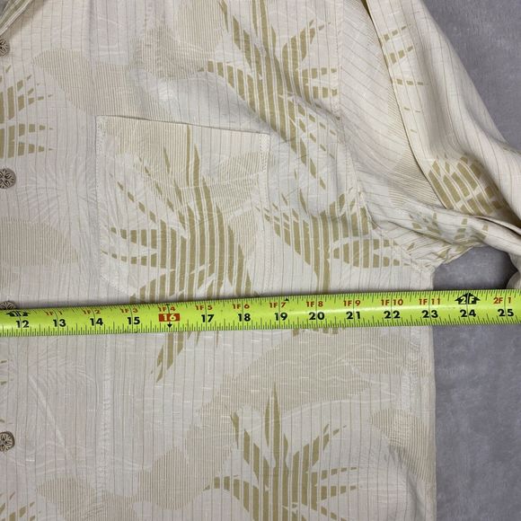 Tommy Bahama 100% Silk Camp Shirt Medium Plant Geo Leaf Collared Coconut Buttons - Picture 5 of 7